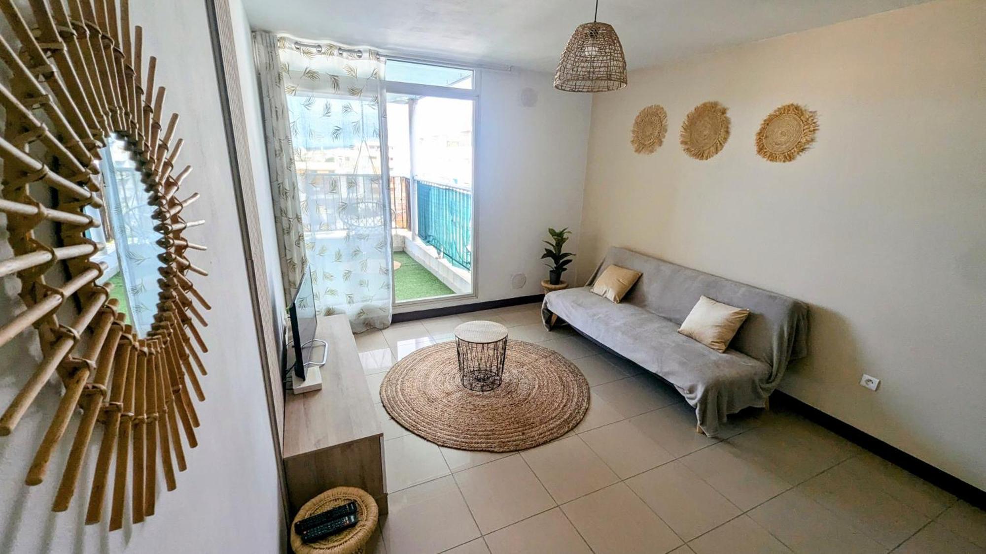 Апартаменты Entierement Equipe, Climatise, Wifi, Au Dernier Etage Sans Vis A Vis Сен-Дени Экстерьер фото